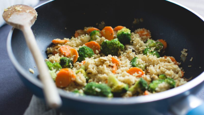 kuskus z warzywami na ciepło