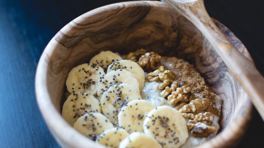 owsianka z bananem i dodatkami