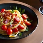 makaron z boczkiem i pomidorkami